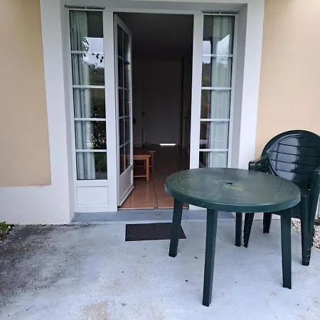 Appt Hameau Du Avec Piscine Et Vue Sur Le * Marciac