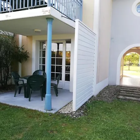 Apartment Appt Hameau Du Avec Piscine Et Vue Sur Le