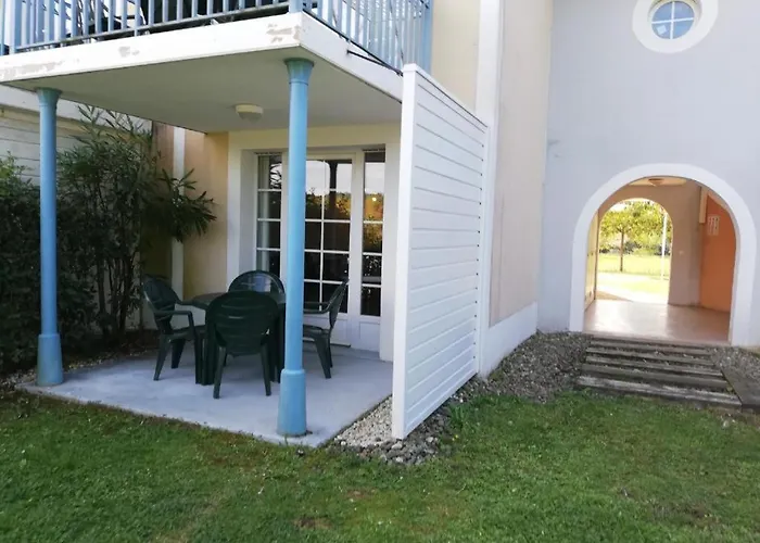 Apartment Appt Hameau Du Avec Piscine Et Vue Sur Le