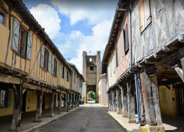 Apartment Appt Hameau Du Avec Piscine Et Vue Sur Le Marciac