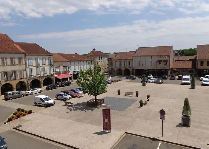 Appt Hameau Du Avec Piscine Et Vue Sur Le Apartment Marciac