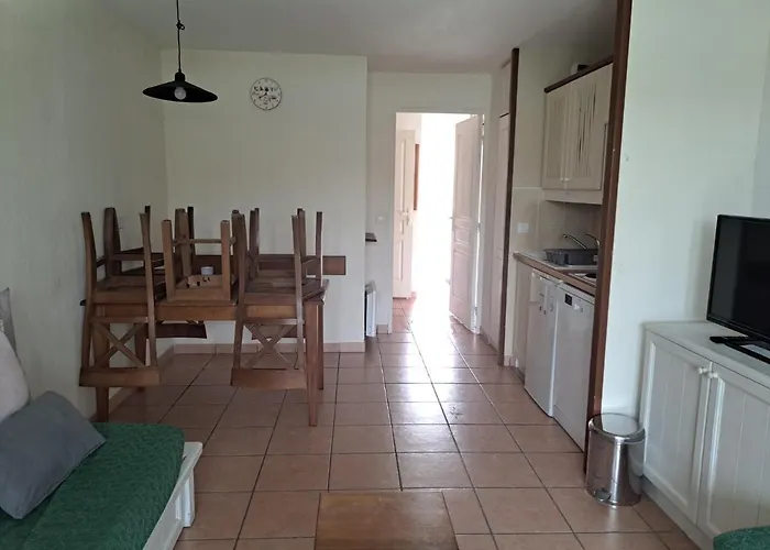 Apartment Appt Hameau Du Avec Piscine Et Vue Sur Le Marciac